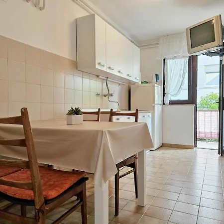 Apartman Ferienwohnung Fur 4 Personen Ca 45 Qm In Novigrad, Istrien Istrische Riviera Karpinjan