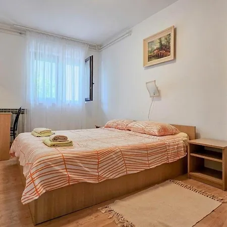 Ferienwohnung Fur 4 Personen Ca 45 Qm In Novigrad, Istrien Istrische Riviera Apartman *